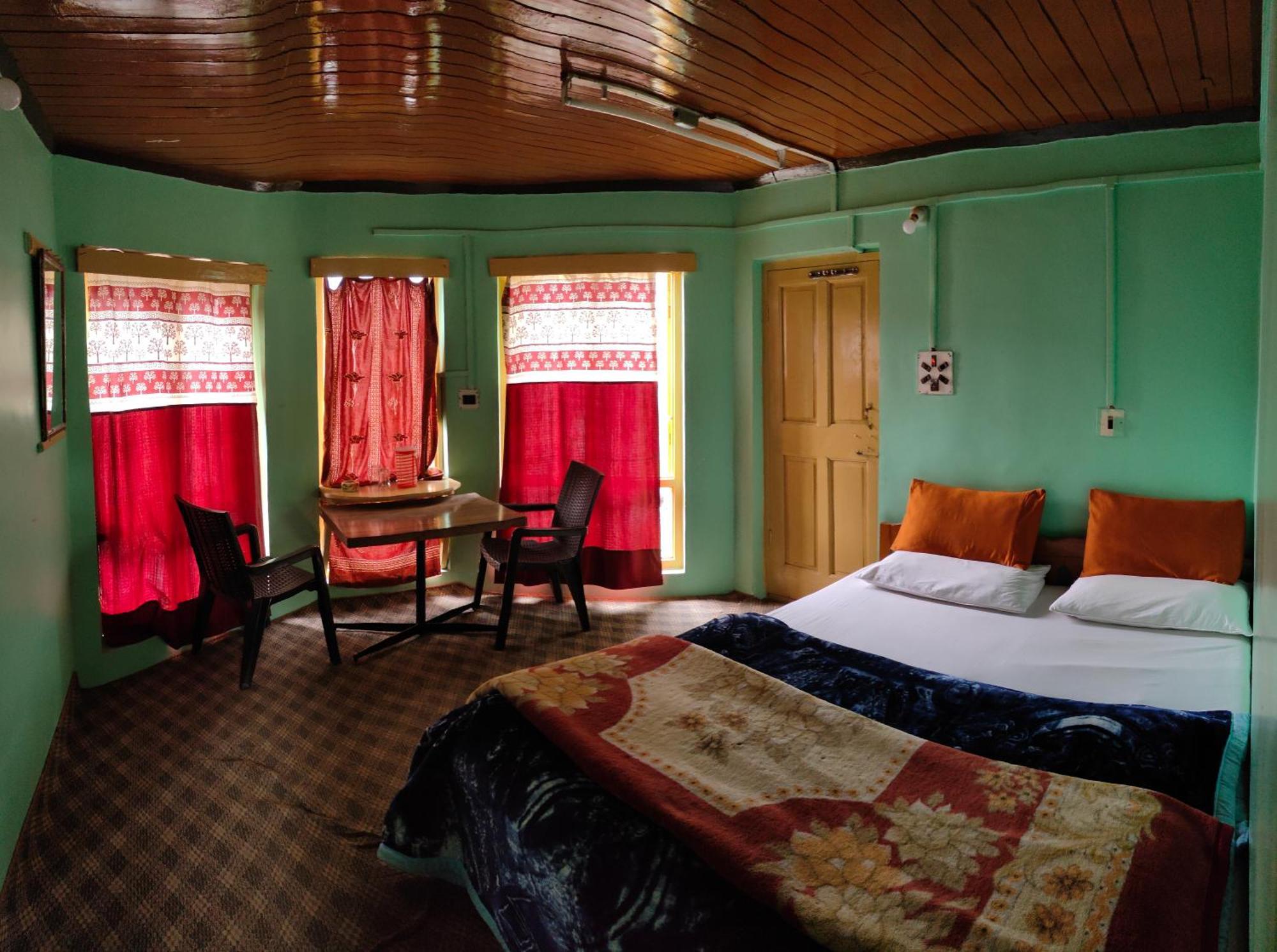 New Relax Inn, Pahalgam, 2 Km From Lidder Valley Exterior photo
