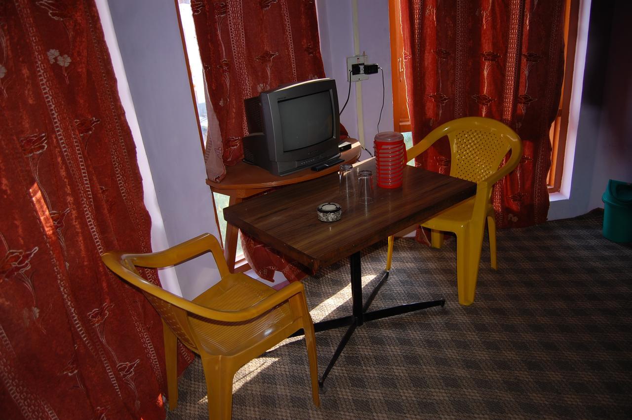 New Relax Inn, Pahalgam, 2 Km From Lidder Valley Exterior photo